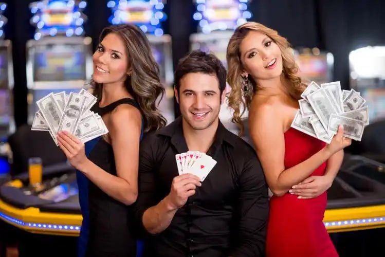 Filipino players enjoying jili1 online casino and sports betting on mobile